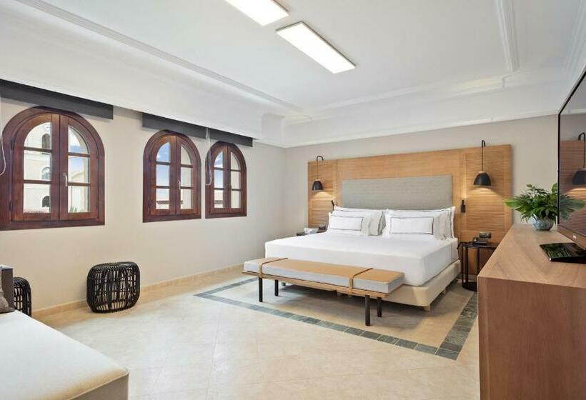 سوئیت پرزیدنت, Melia Villaitana