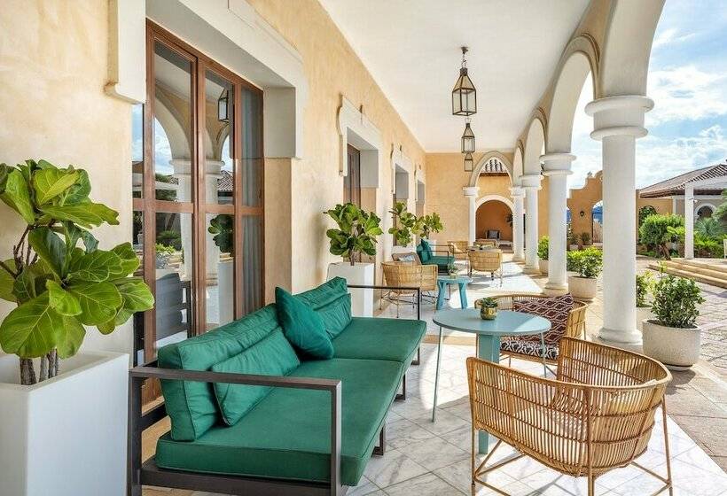 سوئیت پرزیدنت, Melia Villaitana