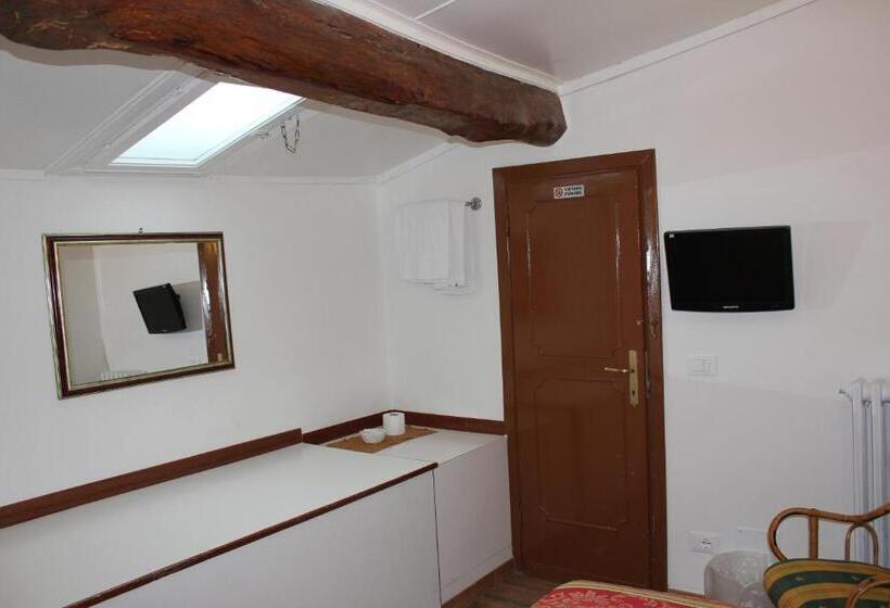 Quarto Standard Individual Casa de Banho Partilhada, San Lorenzo