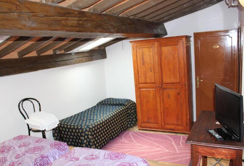 Quarto Triplo Standard Casa de Banho Partilhada, San Lorenzo