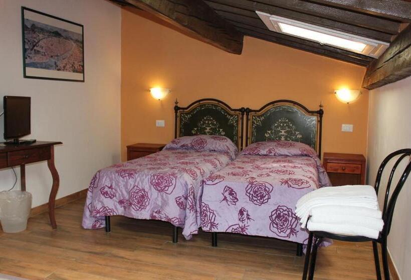 Quarto Triplo Standard Casa de Banho Partilhada, San Lorenzo