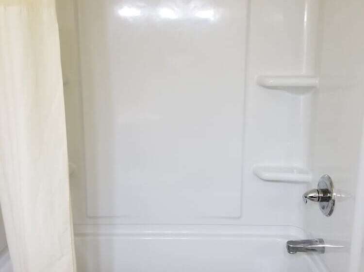 豪华房间, Super 8 By Wyndham Des Moines