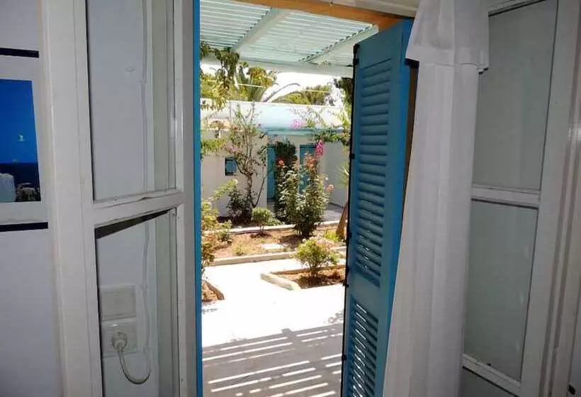 スーペリアーバンガロー, Surfing Beach Village