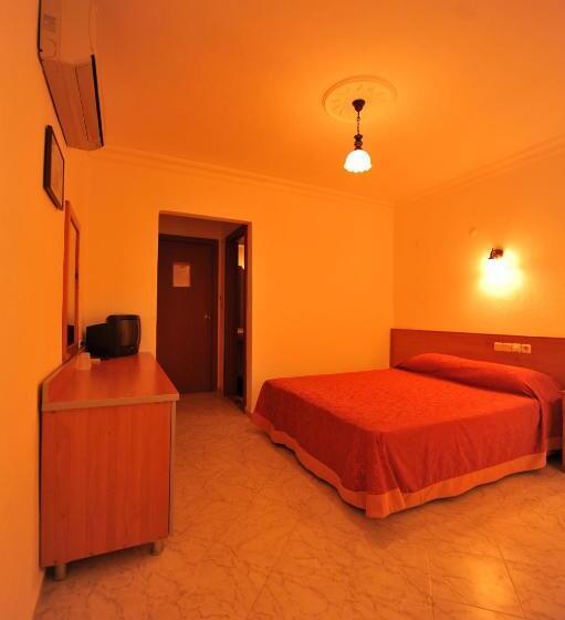 标准三人间, The Tower