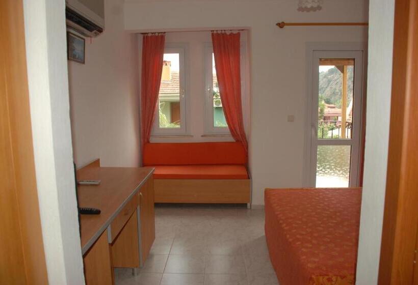 标准单人间, The Tower