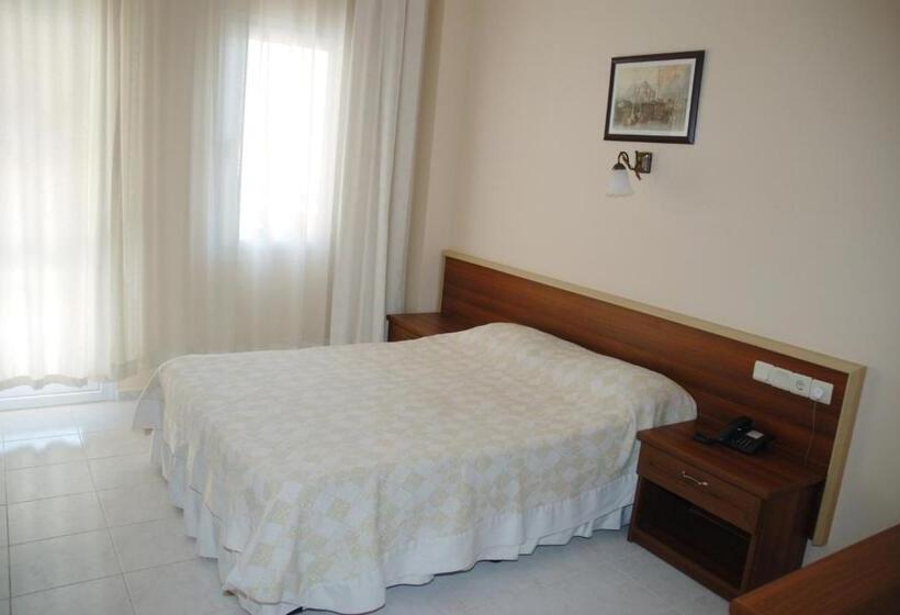 标准单人间, The Tower