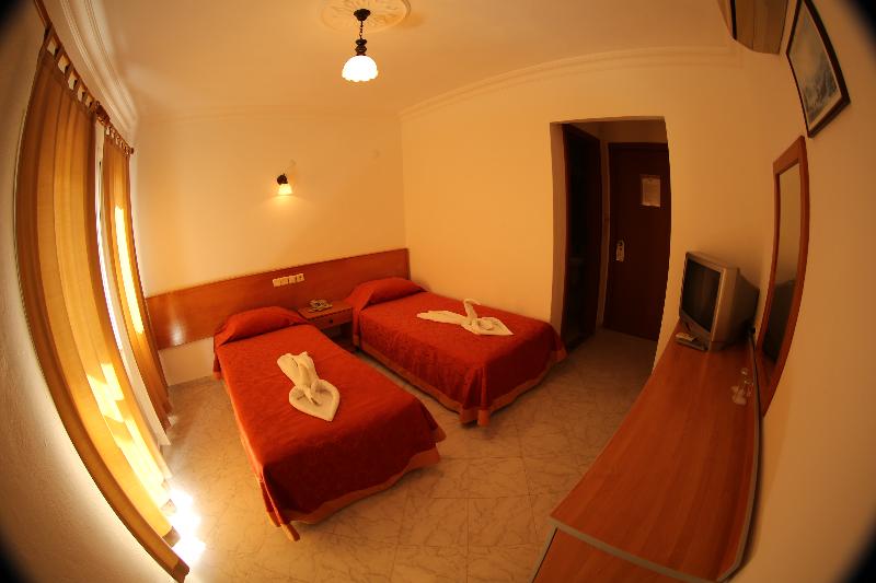 标准间, The Tower