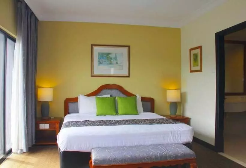 スイート, Mines Beach Resort