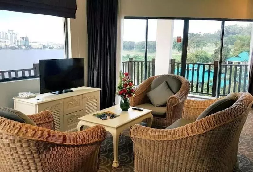 スイート, Mines Beach Resort