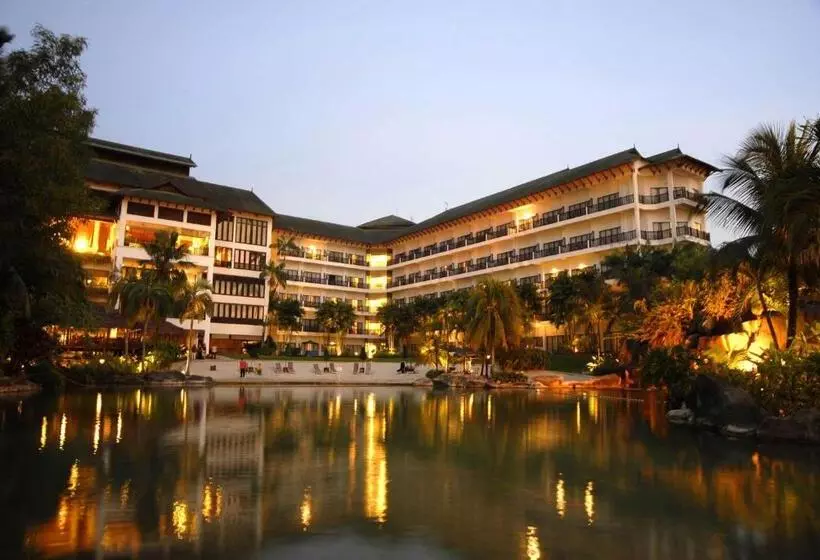 デラックスルーム, Mines Beach Resort