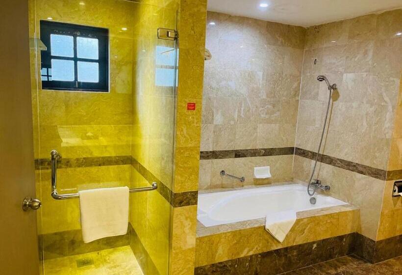 Президентский Люкс, Mines Beach Resort