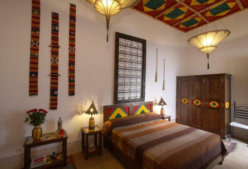 سوییت جونیور, Riad Karmela