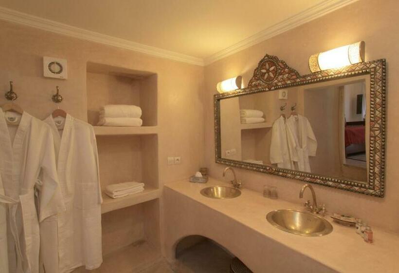 سوییت جونیور, Riad Karmela