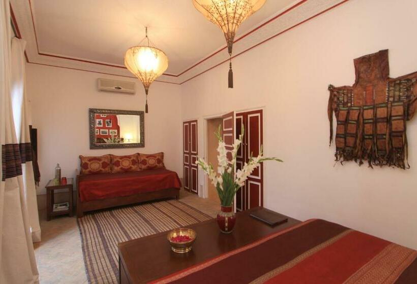 سوییت جونیور, Riad Karmela