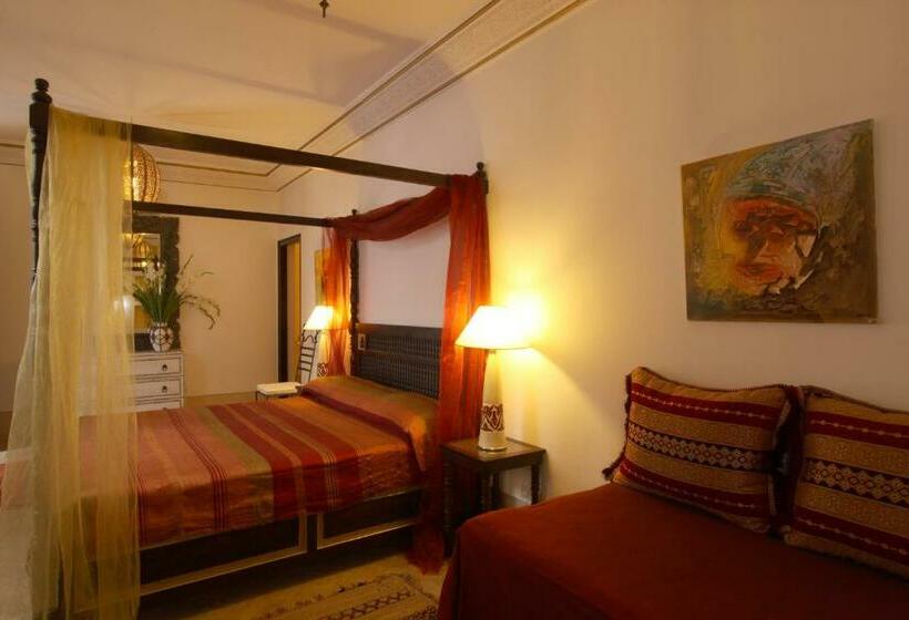 سوییت جونیور, Riad Karmela