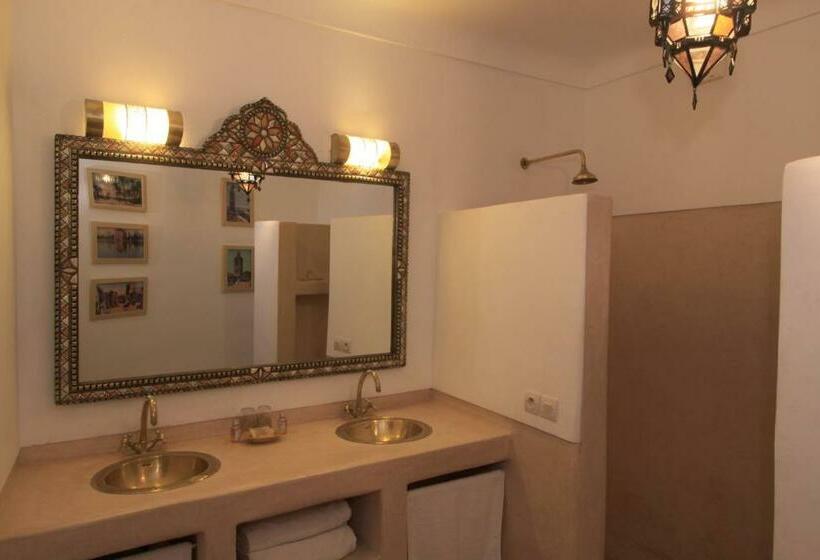 سوییت جونیور, Riad Karmela