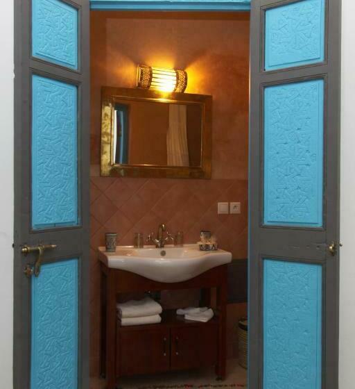 سوییت جونیور, Riad Karmela