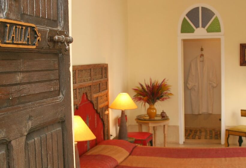 سوییت جونیور, Riad Karmela