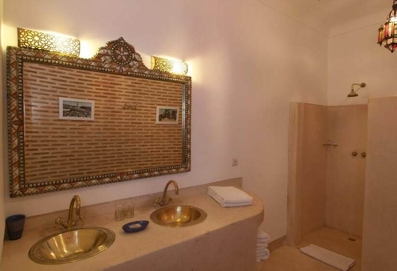 اتاق سوپریور, Riad Karmela