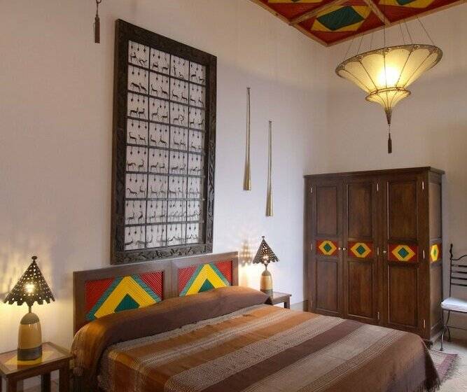 سوییت جونیور, Riad Karmela