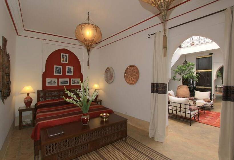 سوییت جونیور, Riad Karmela