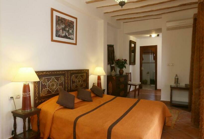 سوییت جونیور با بالکن, Riad Karmela