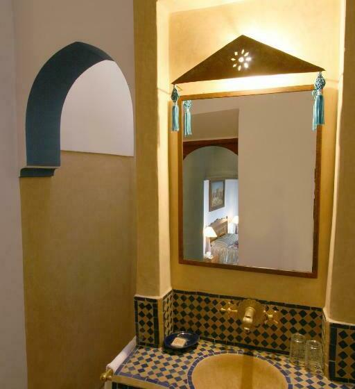 سوییت خانوادگی, Riad Karmela