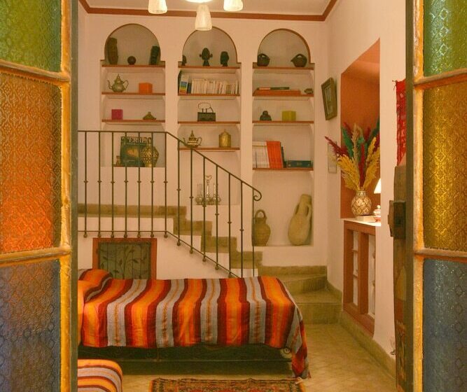 سوییت خانوادگی, Riad Karmela