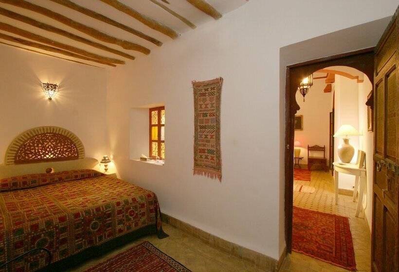 سوییت خانوادگی, Riad Karmela