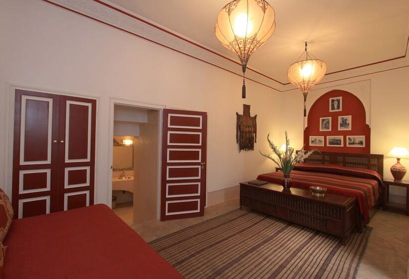 سوییت جونیور, Riad Karmela