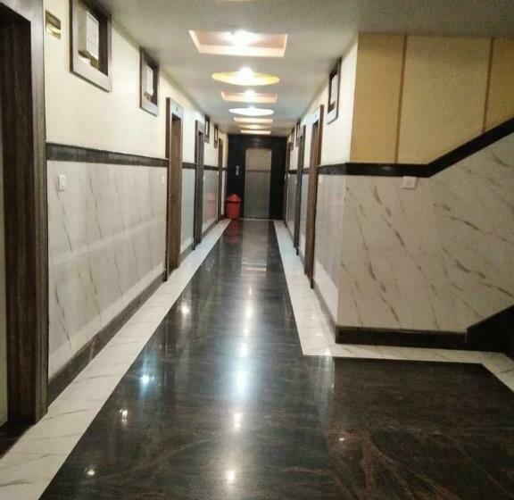 اتاق استاندارد سه نفره, Metro Inn