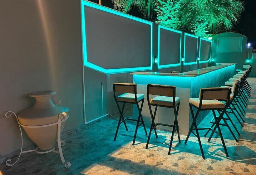 דירת חדר, Highlife Apartments