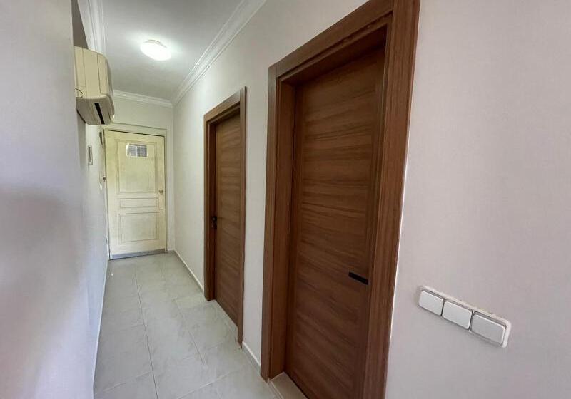 דירת חדר, Highlife Apartments