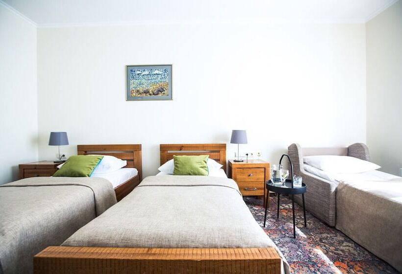 اتاق استاندارد سه نفره, Baltvilla