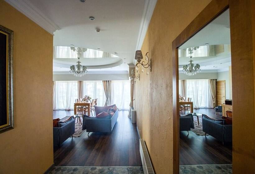 سوئیت پرزیدنت, Baltvilla