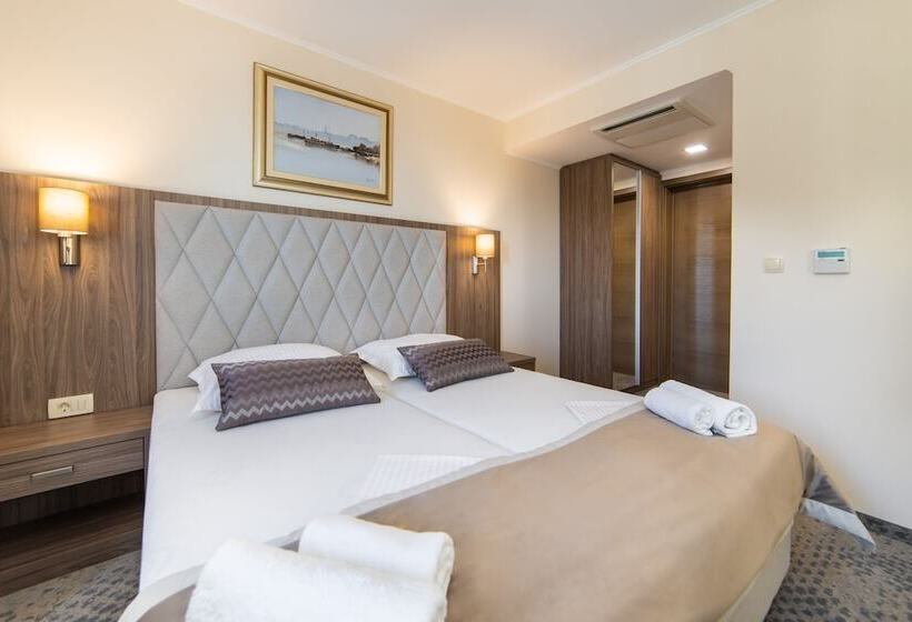 חדר דלוקס עם מרפסת נוף לים, Bella Vista