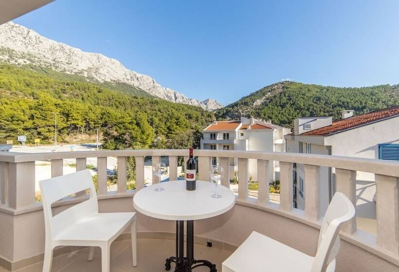 חדר דלוקס לשלושה, Bella Vista