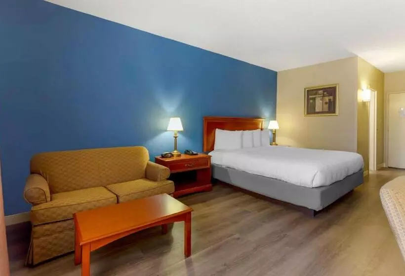 Sviitti Liikuntarajoitteisille, Best Western Plus Cary   Nc State