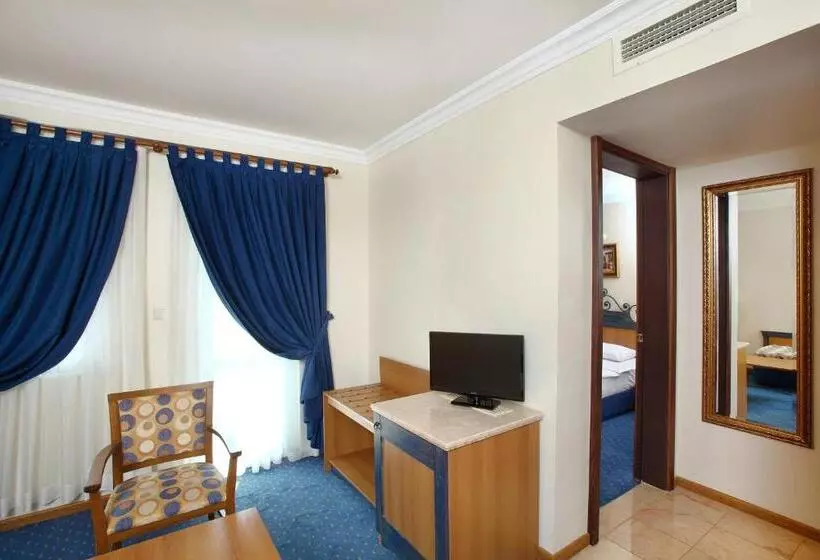 Perhehuone, Club Yali Hotels & Resort All Inclusive