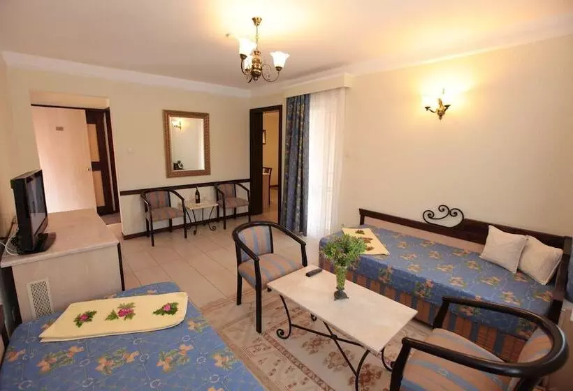 Perhehuone, Club Yali Hotels & Resort All Inclusive