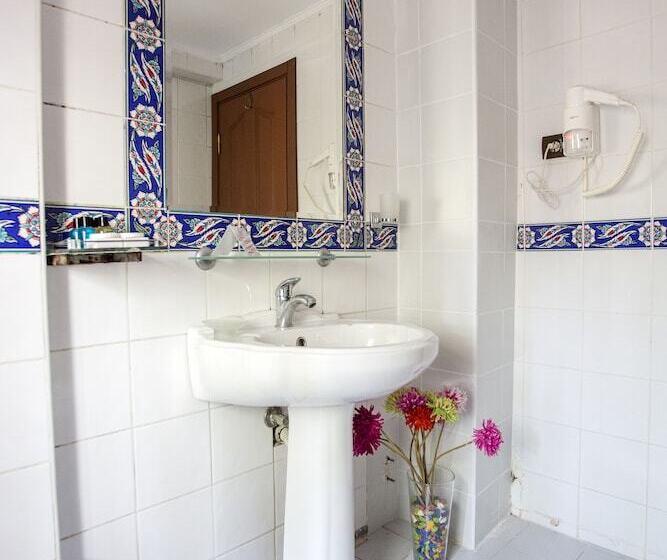 Standard Triple Room, Garden House Hotel   Special Class