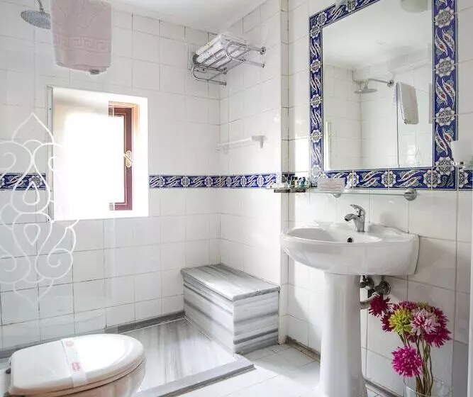 Standard Triple Room, Garden House Hotel   Special Class