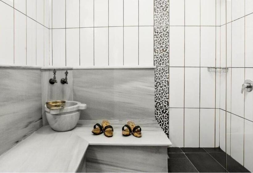 Superior Room King Size Bed, Garden House Hotel   Special Class