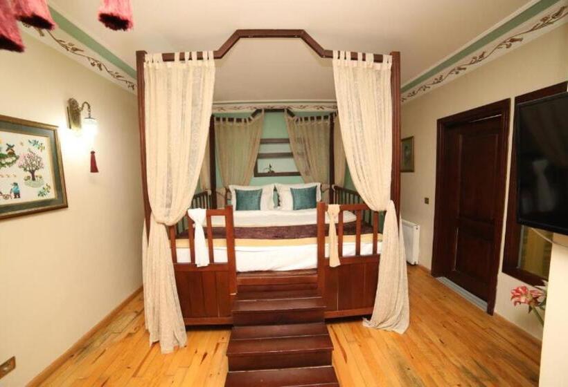 Superior Room King Size Bed, Garden House Hotel   Special Class