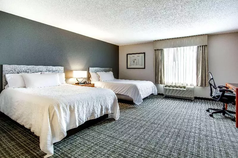 اتاق پرمیوم, Hilton Garden Inn Louisville Airport
