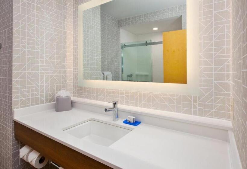 带大床的标准间, Holiday Inn Express Absecon Atlantic City Area, An Ihg
