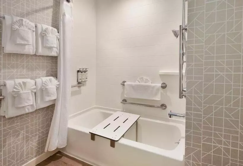 اتاق استاندارد برای معلولان, Holiday Inn Express Absecon Atlantic City Area, An Ihg