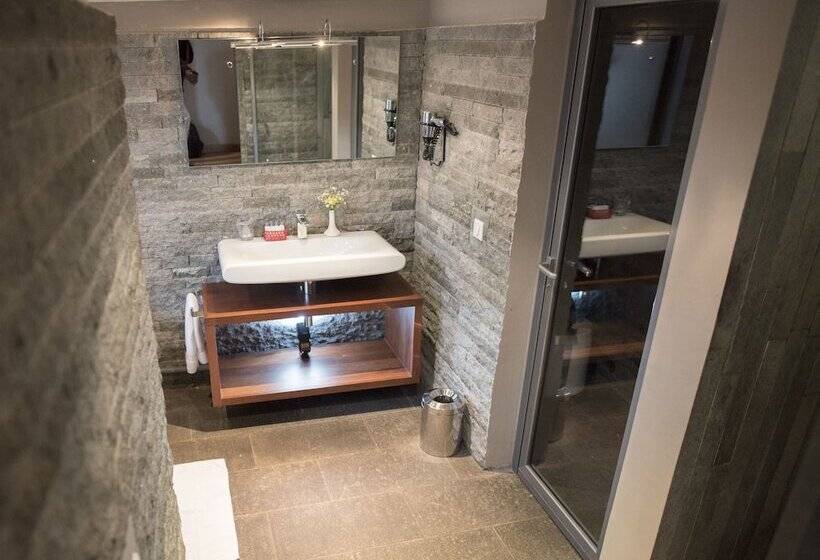 سوییت, Le Louvre Hotel & Spa