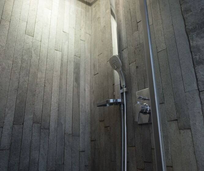 سوییت, Le Louvre Hotel & Spa