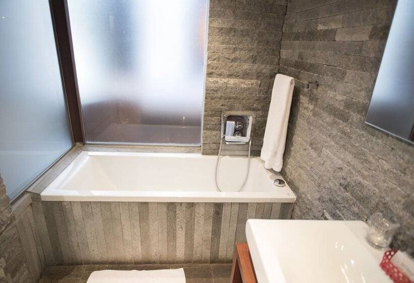 سوییت, Le Louvre Hotel & Spa
